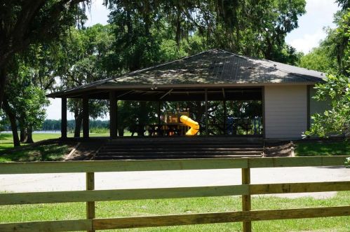 526 Angus Trl, Angleton TX 77515-9833 exterior