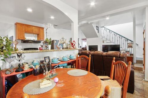 1037 65th St, Inglewood, CA 90302-1805