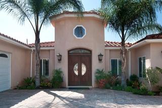 509 Vale View Dr, Vista, CA 92081-6720