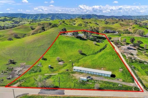 7413 English Hills Rd, Vacaville, CA 95688-9528