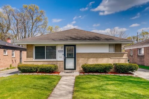 14727 Kimbark Ave, Dolton, IL 60419-2430