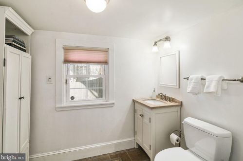 210 Jefferson Ave, Haddonfield NJ 08033-3410 exterior