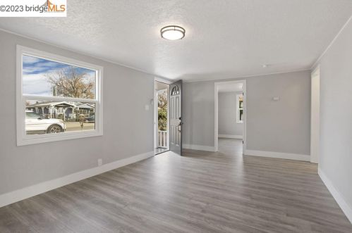 1916 Kenneth St, Modesto, CA 95351-3419