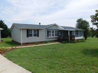 2926 Wildberry Ct, Mebane, NC 27302-9274