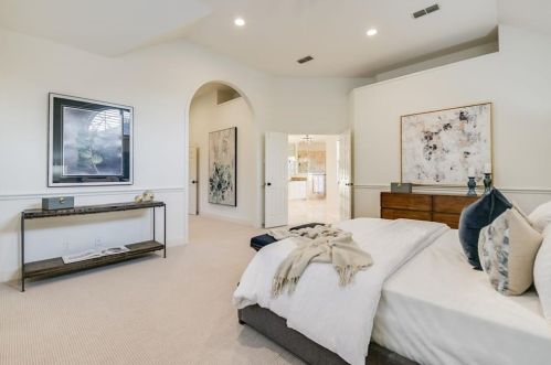 3001 Chatelaine Dr, Austin TX  78746-6895 exterior