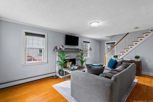 54 Sefton Dr, New Britain CT  06053-2549 exterior