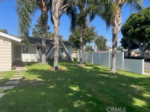 2101 Ray Cir, Santa Ana, CA 92704-5527