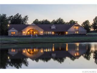 820 Lynn Lane Rd, Catoosa, OK 74015-2607
