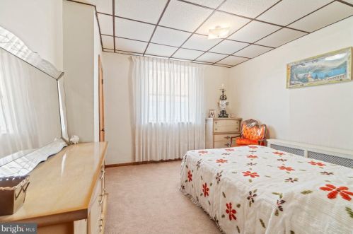 2320 10th St, Philadelphia PA 19133-1538 exterior