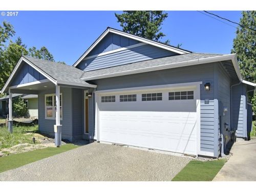 133 7th St, Wood Village, OR 97060-1323