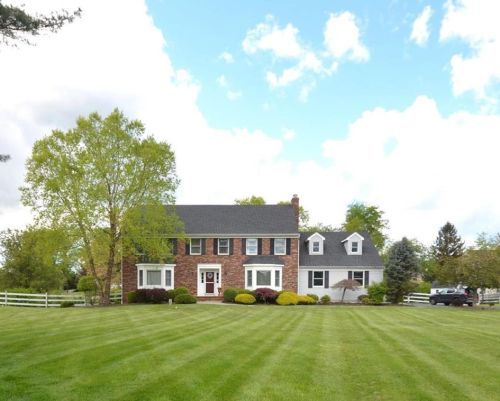 1 Squires Ln, Lebanon, NJ 08833-3220