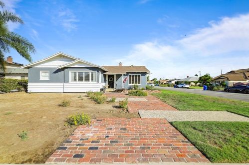 10328 Cord Ave, Downey, CA 90241-2919