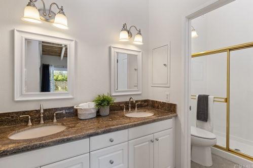 20 Spicewood Way, Irvine CA  92612-2721 exterior