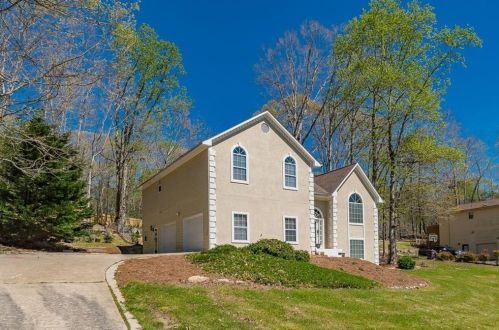 1954 Oakleaf Ln, Lithia Springs, GA 30122-2787