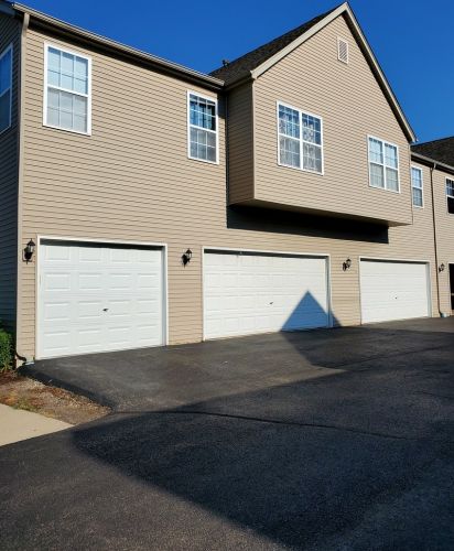 515 Stonegate Dr, Sycamore IL  60178-8907 exterior