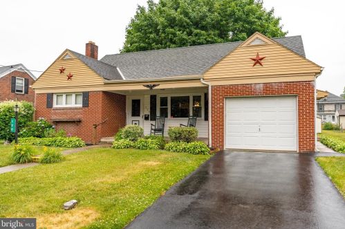 120 Penn Ave, Ephrata, PA 17522-1728