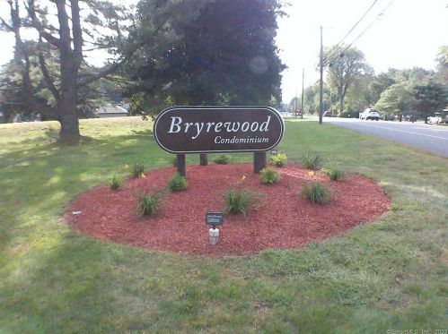 401 Twin Circle Dr, Wapping, CT 06074-2696