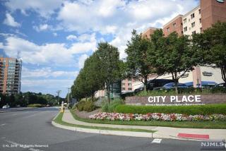 2210 City Pl, Edgewater NJ  07020-3158 exterior