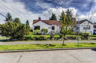 7556 13th Ave, Seattle, WA 98106-2031
