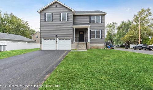 81 Clinton St, Middletown, NJ 07748-5315