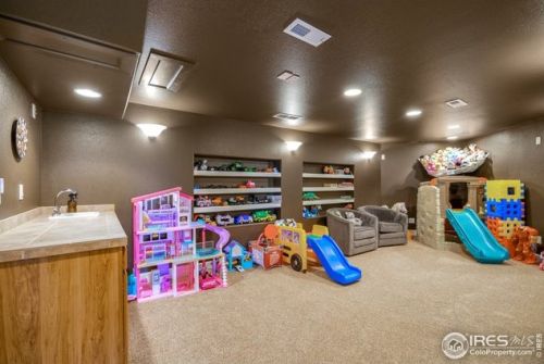 1327 Hilltop Cir, Fort Collins CO  80550-3335 exterior