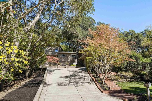 5 De Soto Ct, Orinda, CA 94563-1930