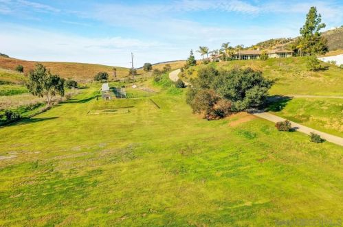 702 Lady Bug Ln, San Marcos, CA 92069-9792