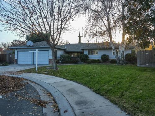 1000 Salisbury Ln, Modesto, CA 95350-1639