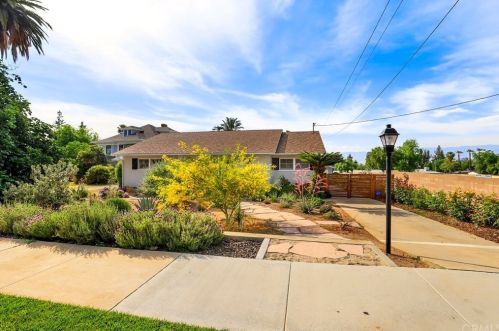 202 Palm Ave, Redlands, CA 92373-5950