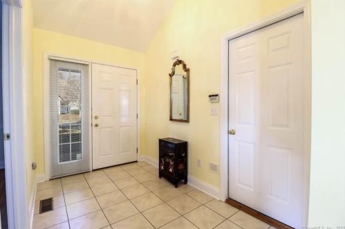 115 Haley Ln, Sandy Hook, CT 06482-1703