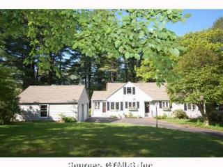 29 Ichabod Rd, Simsbury, CT 06070-2812