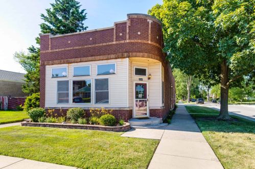 9000 Monroe Ave, Brookfield, IL 60513-1314