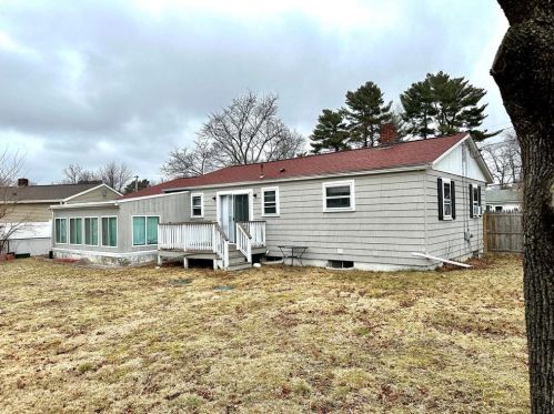 31 Coventry Dr, Coventry, RI 02816-5954