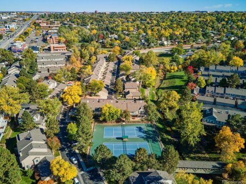 7166 Bentley Cir, Englewood CO 80112-1186 exterior