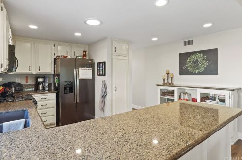 8 Campanero, Irvine CA  92620-1821 exterior