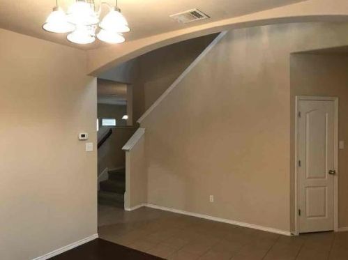 6220 Chalk Hollow Dr, Fort Worth TX  76179-7722 exterior