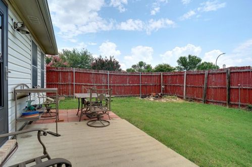 5232 Bedfordshire Dr, Fort Worth TX  76135-1437 exterior