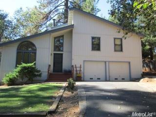 24865 Madrone Ln, Cape Horn, CA 95713-9564