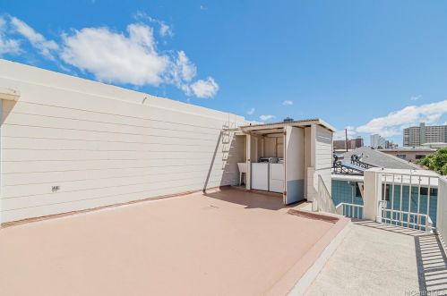 711 Alder St, Honolulu HI  96814-2269 exterior