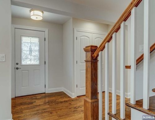 18 Somerset Ct, Ridgewood, NJ 07452-2719