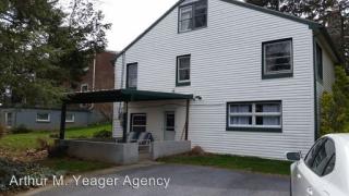 421 Sunset Ave, Ephrata PA  17522-1947 exterior