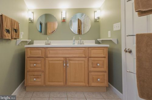 49 Pileated Woodpecker Ln, Hedgesville WV  25427-5384 exterior