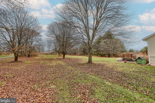 332 Bonnybrook Rd, Carlisle PA  17015-9290 exterior