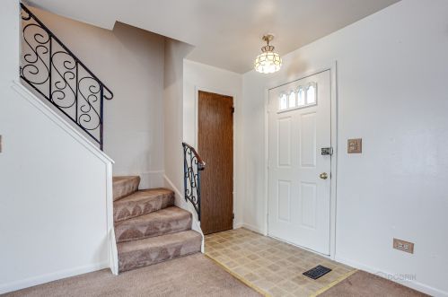 4110 Brentwood Ln, Waukegan, IL 60087-1809