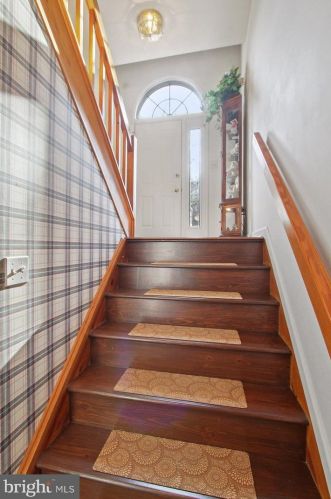 508 Kingswood Dr, York, PA 17403-6301