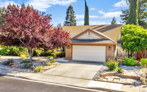 363 Shannon Dr, Vacaville, CA 95688-9241