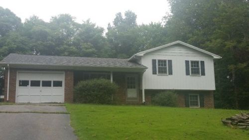 305 Longview Dr, Oaklevel, VA 24055-3764