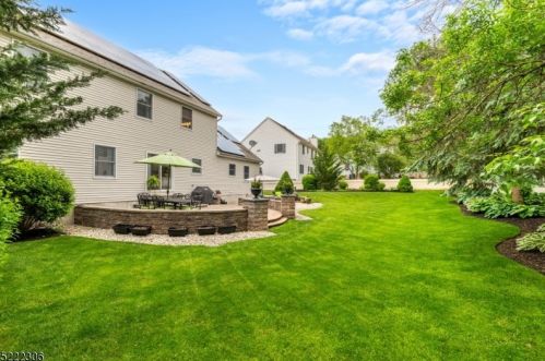 4 Morgan Ct, Dover NJ  07869-1445 exterior