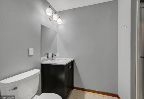 4464 Cinnamon Ridge Trl, Saint Paul MN  55122-2385 exterior