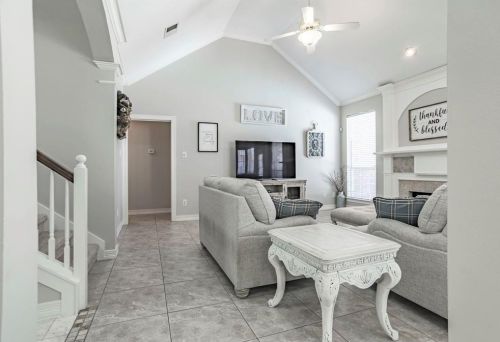 901 Hilton Dr, Midlothian TX  76063-3840 exterior
